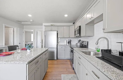 Pasco Haus | Chic & Tranquil 2BR Home in PSC