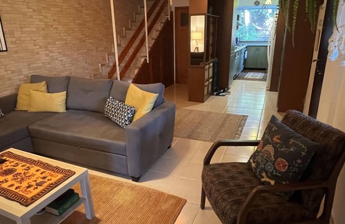 Ahmetbeyli Mahallesi Villa | Chic Villa with Terrace and Rooftop in Izmir