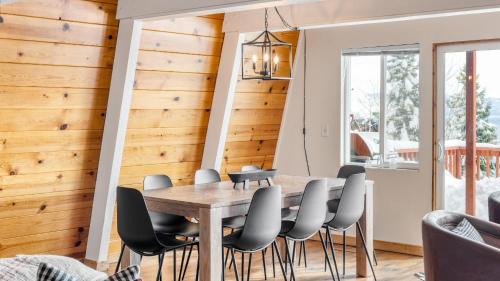 Tahoe Woods Haus | Chickadee by AvantStay Modern A-Frame Cabin