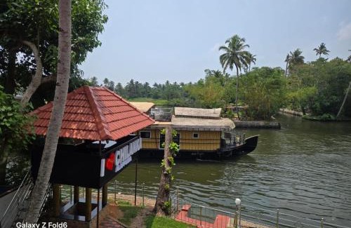 Alappuzha Haus | Chilanka Lake View Resort