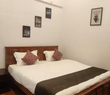 Kodaikanal Haus | Chill Breeze Castle - 4BHK Villa with Captivating city view & Mountain view, Wifi, Campfire, Homemade Food