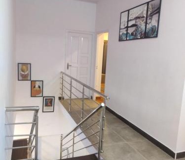 Kodaikanal Haus | Chill Breeze Castle - 4BHK Villa with Captivating city view & Mountain view, Wifi, Campfire, Homemade Food