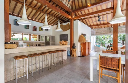 Drupadi Villa | Villa Sukacita + Niri 8Bett für 18 Personen