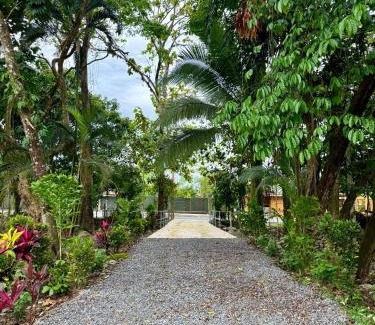 San Rafael Haus | Chill & Relax in a 11bed 5washroom