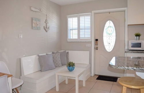 Cocoa Beach Eigentumswohnung | Chillax in einer erschwinglichen Wohnung in der Nähe des Strandes