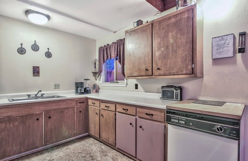 North Upper Truckee Kabine | Cholula 811c 4 Bedroom Cabin by RedAwning