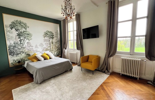 Roanne Sonstige | Christmas or New Year in a magnificent Château with accommodation for 35 people