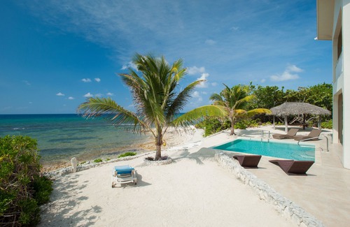Old Man Bay Haus | Weihnachtspalmen: ruhige Villa mit Pool am Meer und eigenem Strand