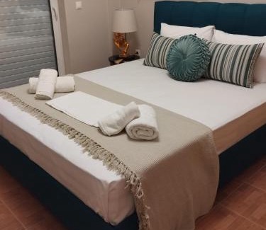 Nafplion City Centre Wohnung | Chrysa's Luxury Apt. View of Palamidi