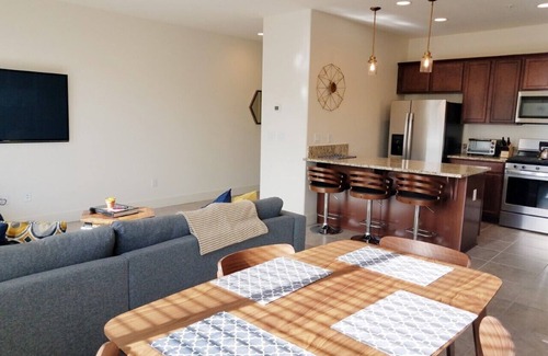 Northeast Reno Haus | Ciarra Kennedy Lane Stadthaus