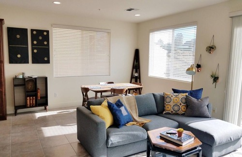 Northeast Reno Haus | Ciarra Kennedy Lane Stadthaus