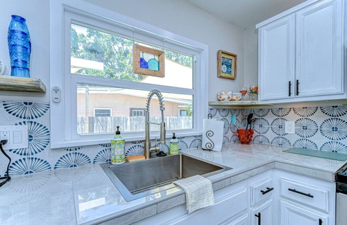 Dunedin Haus | Citrus Haven 2/1 in Dunedin Close to DT w backyard