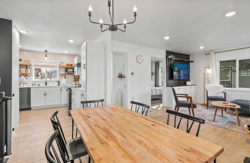 West Central Haus | City Close, Style First | Modern Bungalow Vibes