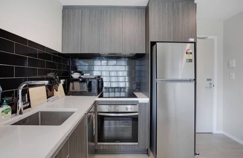 Newton Wohnung | City Skyline Apartment near Myers Park