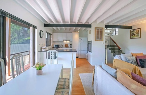 Indooroopilly Haus | Clarence Corner Contemporary meets Cottage Style