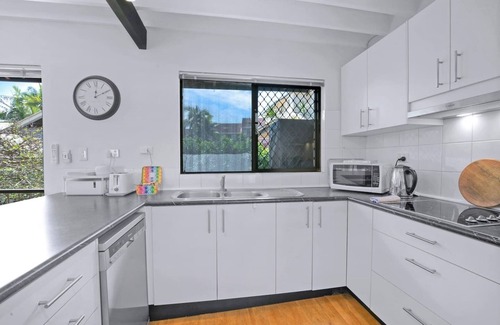 Indooroopilly Haus | Clarence Corner Contemporary meets Cottage Style