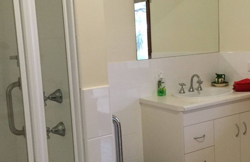 Clare Hotel | Clarevale Cottage B & B