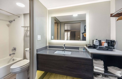 Murfreesboro Hotel | Clarion Inn