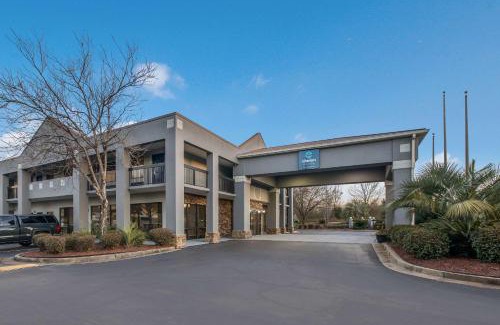 Forsyth Hotel | Clarion Pointe Forsyth I-75