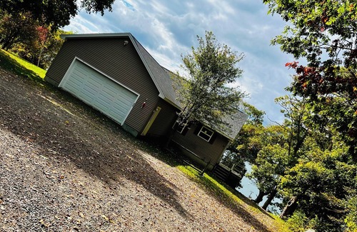 South Bristol Haus | Clark’s Cove Retreat on Damariscotta River