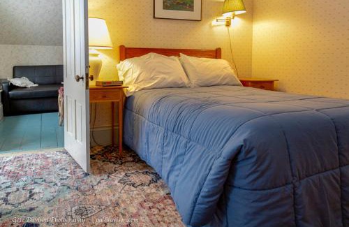 Jefferson Bed & Breakfast | Clary Lake Bed and Breakfast