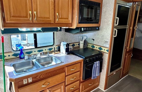 Sicamous Haus | Class A RV on Tree Streets