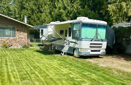 Sicamous Haus | Class A RV on Tree Streets