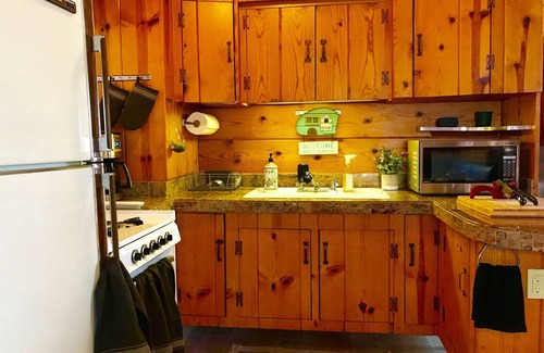 South Lake Tahoe Kabine | Classic cabin in idyllic setting 3 blocks away from CA Heavenly Ski Resort