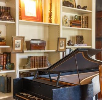 University District Villa | Classic Central Memphis Four Bedroom Home