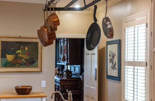 Messick Buntyn Haus | Classic Central Memphis Home with Pool