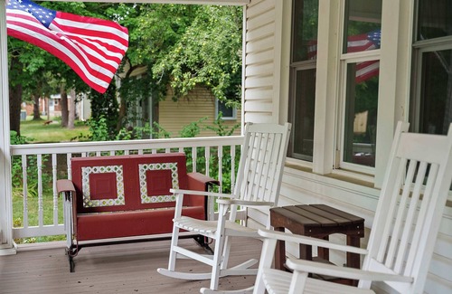 Grandview Heights Haus | Classic Charm on Ashland – For 8