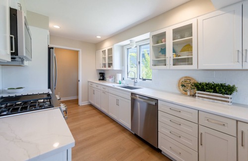 Grand Haven Haus | Barefoot Beach: 4 BR gegenüber von State Beach w / Lake MI Views! (Schlafmöglichkeiten für 9)