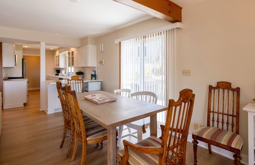 Grand Haven Haus | Barefoot Beach: 4 BR gegenüber von State Beach w / Lake MI Views! (Schlafmöglichkeiten für 9)