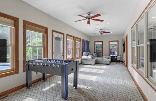 Duquesne Haus | Classy 4 bedrooms 4 bathrooms house with pool &hot-tub in up scale neighborhood