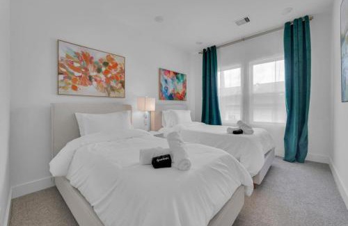 OST - South Union Haus | Classy 4BD 3.5BA with Soak Tub Backyard and Game Room