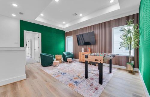 OST - South Union Haus | Classy 4BD 3.5BA with Soak Tub Backyard and Game Room