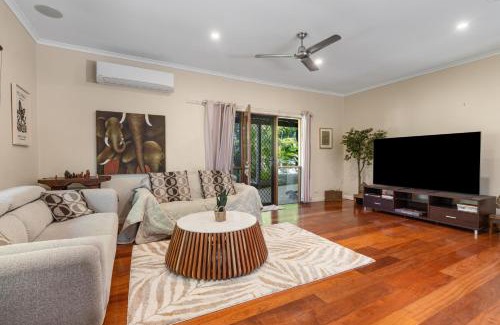Wellington Point Haus | Classy Resort Feel Home