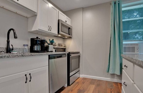 Gorham Wohnung | Clean 1BD | Quiet | Long Term Friendly
