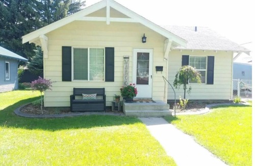 Rupert Haus | Clean and cozy 3 bdrm one bath home in the heart of Rupert.