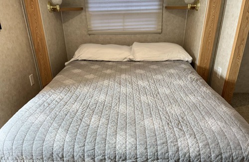 Columbia Haus | Clean and cozy with all the comforts of home!