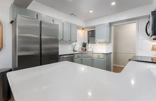 Moore Haus | Clean and Updated Home in Moore with Bonus Room