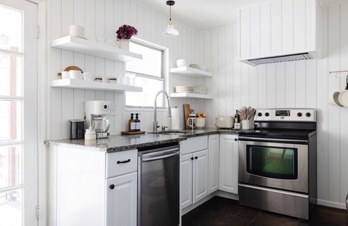 Sugar House Haus | Amazing Location Heart of SLC Comfortable + Cozy Cottage