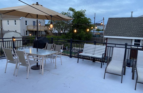 Seaside Heights Eigentumswohnung | Sauber / gemütlich, 1. 5 BLK zum Strand, zentrale Luft / große Terrasse, Parkplatz + 4 Abzeichen + Grill