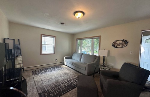 Bismarck Wohnung | Clean & Cozy Spacious Apartment