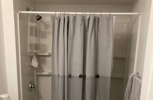 Southwyck Wohnung | Clean & cozy studio in Hawthorne Hills SW suburban Toledo