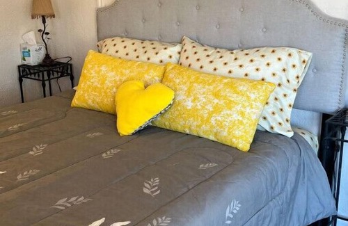 Boulder Haus | Clean, cozy studio nestled in the Grand -Staircase, near the Parks