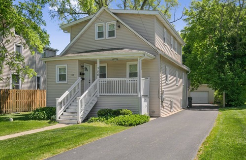 Libertyville Wohnung | Clean Newly Remodeled 2 Bedroom Apartment