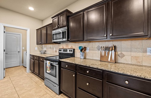 Cave Springs Haus | Clean Private House - 3 Miles From Pinnacle Hills, 5 Miles From XNA