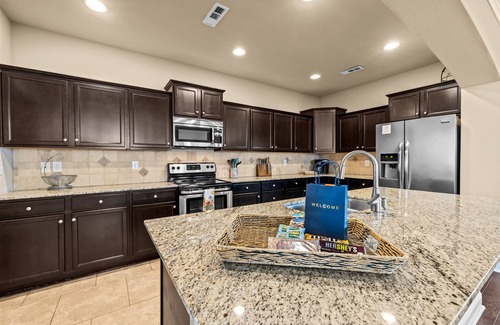 Cave Springs Haus | Clean Private House - 3 Miles From Pinnacle Hills, 5 Miles From XNA