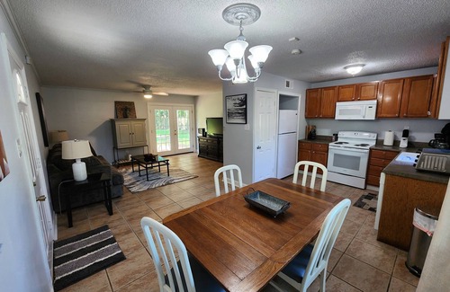 Kreole Haus | Clean, Spacious, 3BR 2BA, Handicap Access